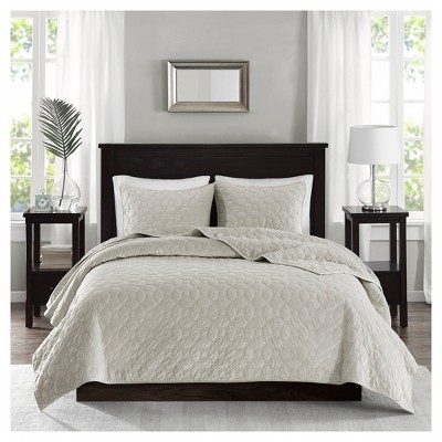 Ivory King Velvet Reversible Quilt Set