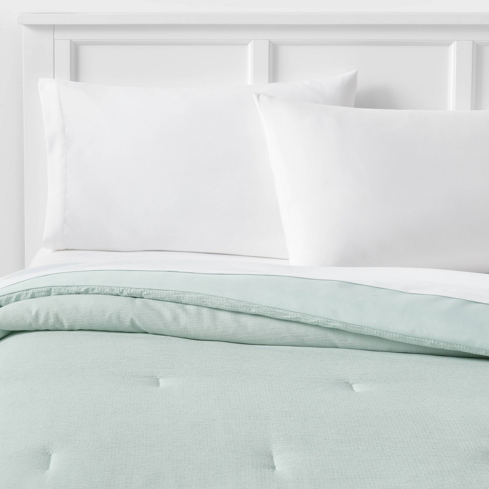 Full/Queen Microfiber Micro Texture Comforter Mint Green - Room Essentials™