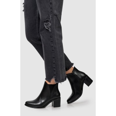 Manela Alex "V" Bootie