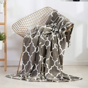 Lomsoe Christmas Blanket Holiday Printed Flannel Throw Blanket Perfect Holiday Decor Gift for Family Friends Christmas Gift. - 1 of 4