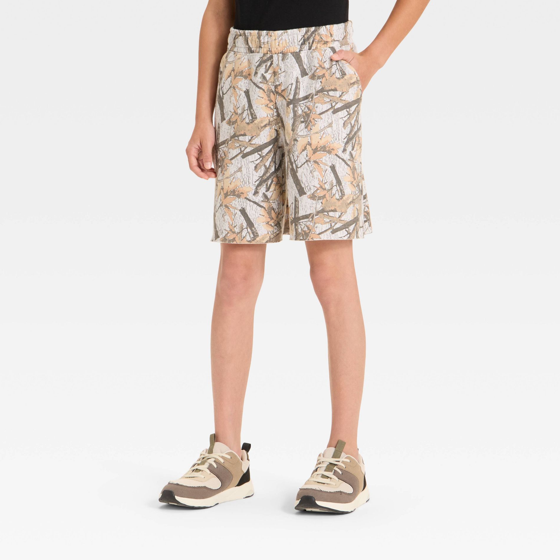 Boys' Mid-Rise Fleece Pull-On Shorts - art class™ Gray L