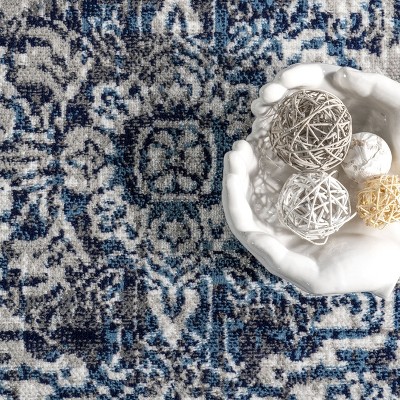 Maryanne Blue and White Synthetic Medallion Accent Rug 2x3