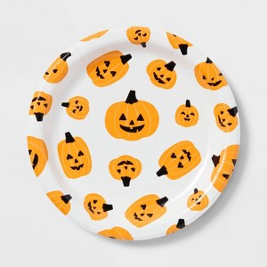 Halloween 20ct Pumpkin Snack Plates - 1 of 3