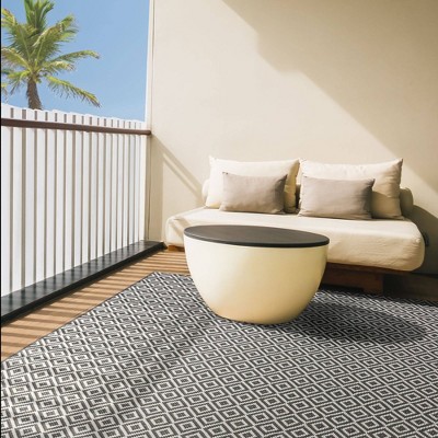 Charcoal and Cream Diamond Synthetic 6' x 9' Area Rug