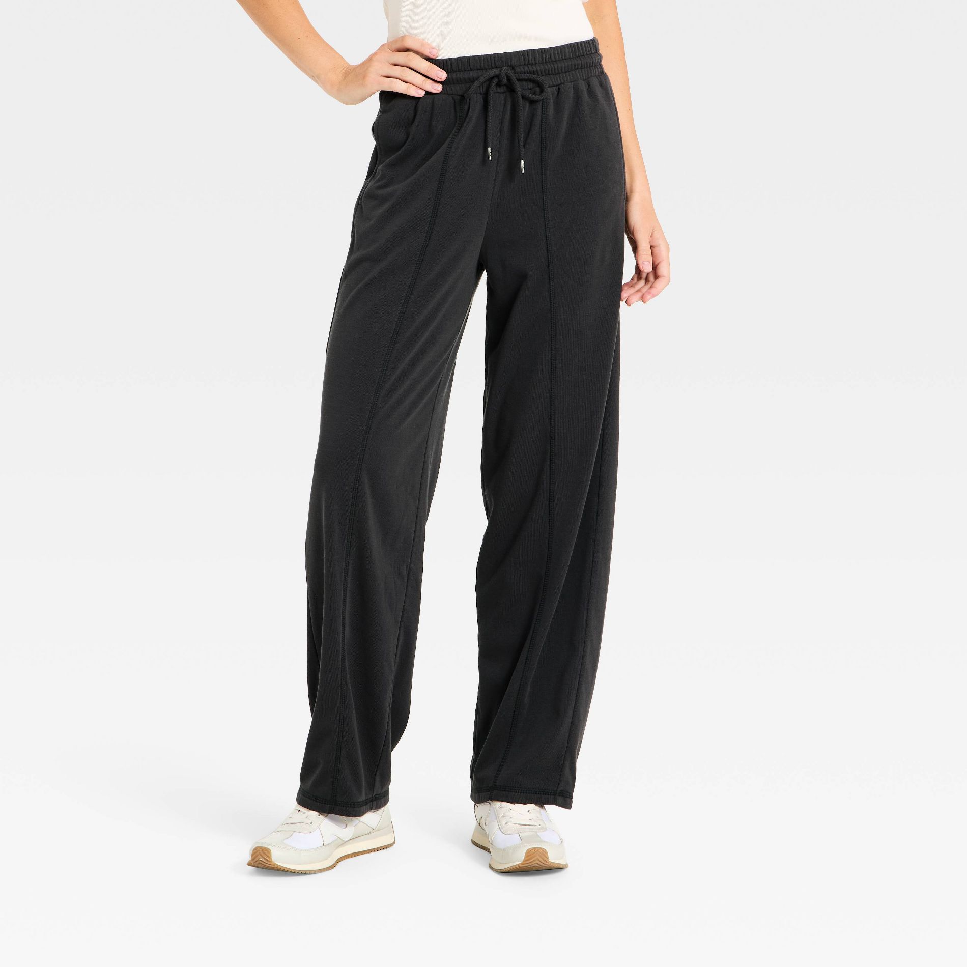 Women's Mid-Rise Fleece Tapered Ankle Sweatpants - Universal Thread™