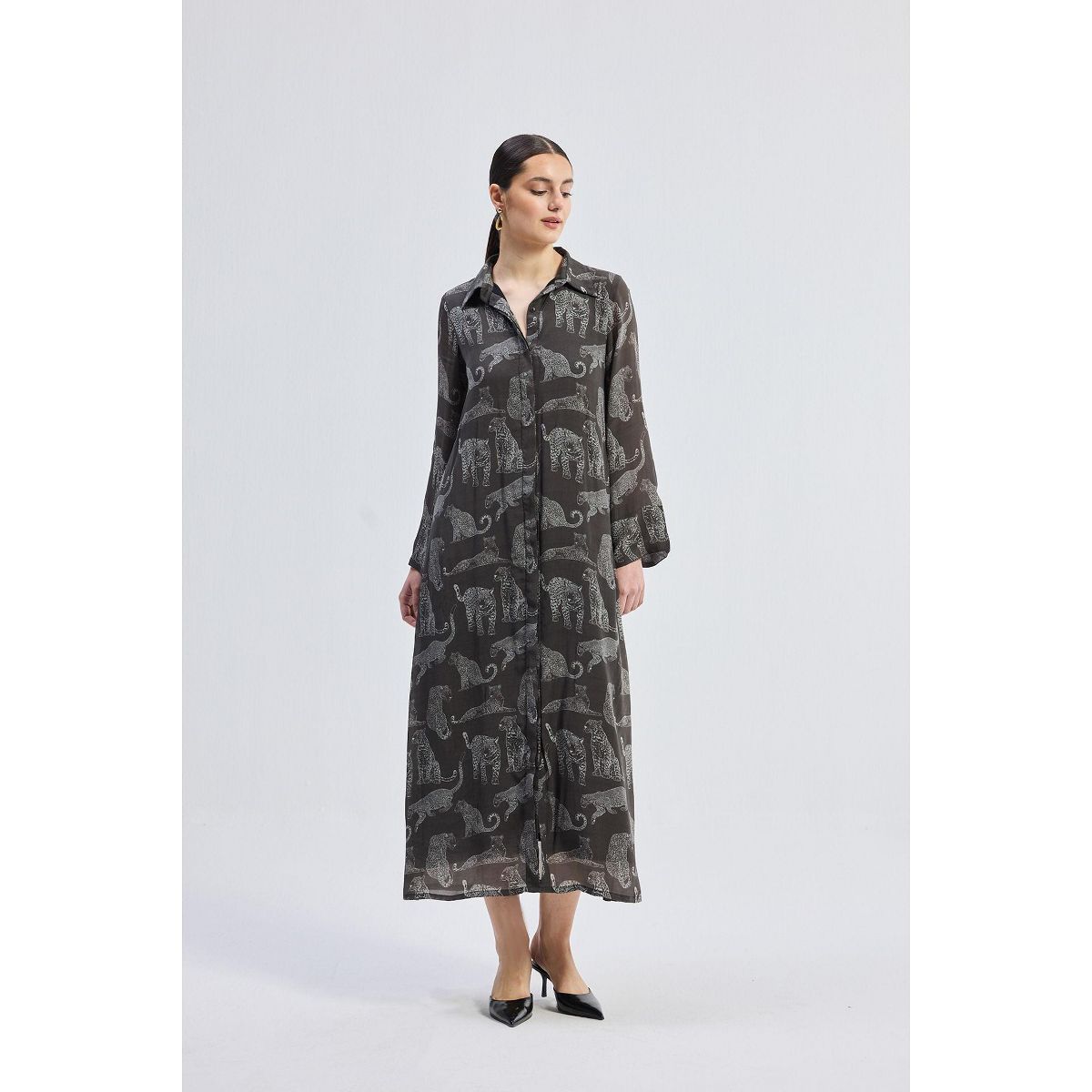 Reistor Women's Relaxed-fit Shirt Dress in Animal Print