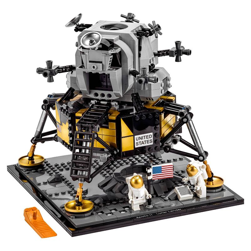 LEGO Creator Expert NASA Apollo 11 Lunar Lander Model 10266, 3 of 11