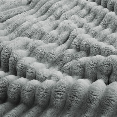 Dark Grey Ribbed Flannel King Comforter Set with Pillowcases