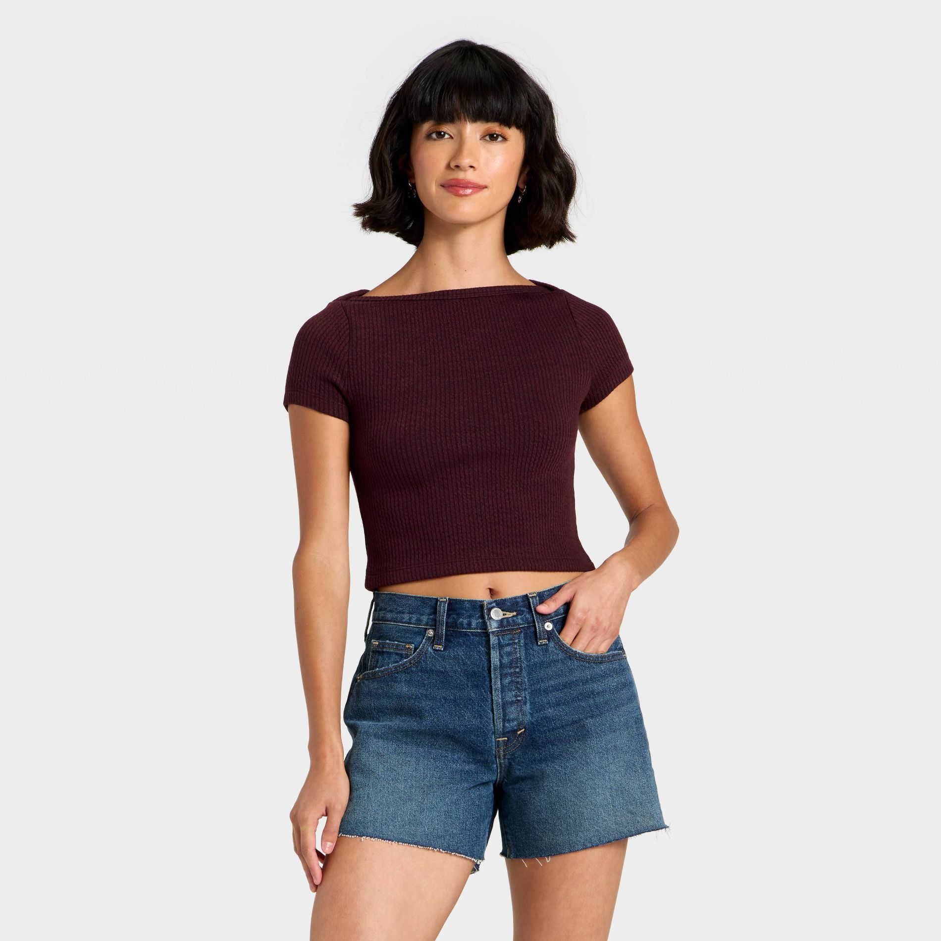 Women's Slim Fit Short Sleeve Boat Neck Ribbed T-Shirt - Universal Thread™