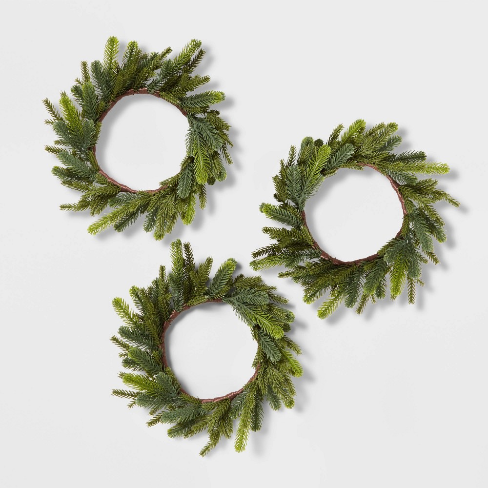 Small Thick Greenery Wreath - Wondershop 3 count 