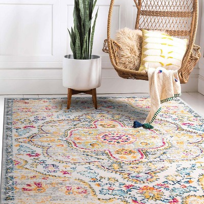 Bohemian Elegance Gray Distressed 5' x 7' Synthetic Area Rug