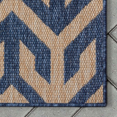 Reversible Easy-Care Blue Synthetic 5' x 7' Indoor/Outdoor Rug
