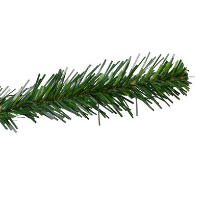 Traditional Buffalo Fir 36-Inch Unlit Christmas Wreath with Metal Frame