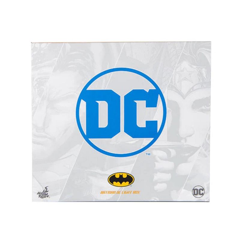 Hot Toys DC Comics Batman Logo 10 Inch USB Light Box, 3 of 4