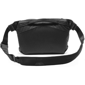 Peak Design Everyday Sling v2 (Black, 3L) - 1 of 4