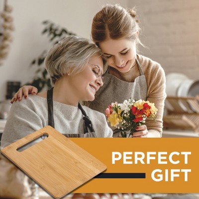 Bamboo Medium Rectangular Cutting Board with Handle