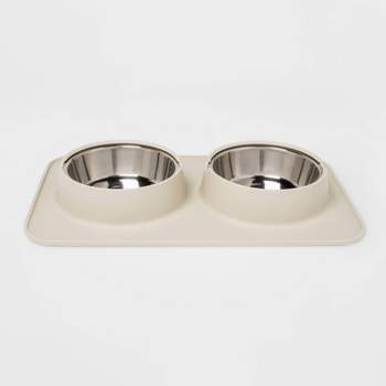 Traditional Short Elevated Dual Tone Dog Bowl With Sour Cream Top