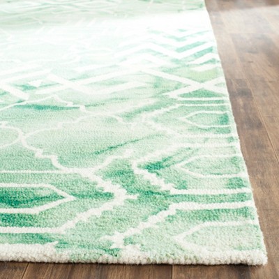 Green and Ivory Hand-Tufted Wool Area Rug, 5' x 8'
