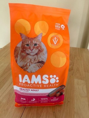 Iams Proactive Health With Salmon Adult Premium Dry Cat Food