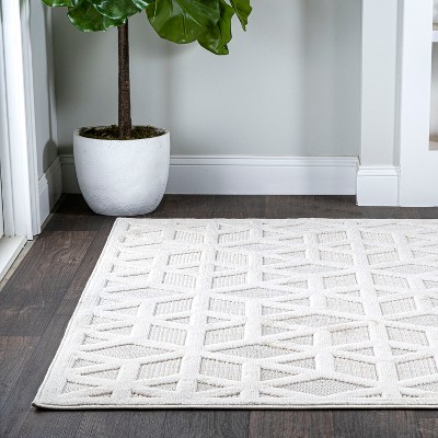 Ivory Geometric 4' x 6' Handmade Synthetic Indoor/Outdoor Rug