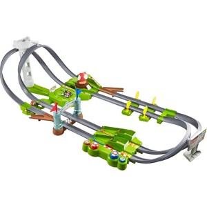 Hot Wheels Mario Kart Circuit Track Set with 1:64 Scale Die-Cast Kart Replica - 1 of 4