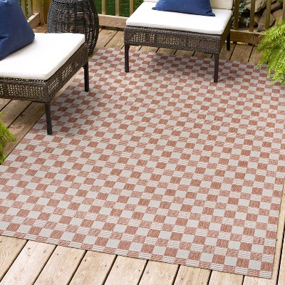 Aimee Traditional Cottage Checkerboard Indoor/Outdoor Area Rug - JONATHAN Y