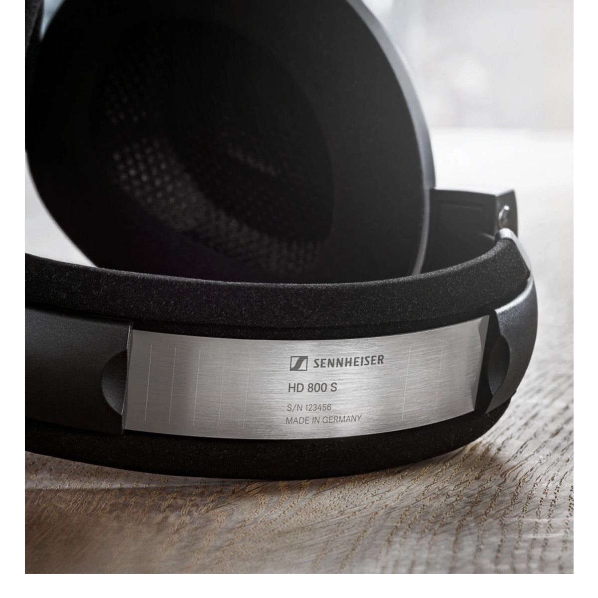 Sennheiser HD 800S Studio Professional Over-Ear Headphones (Black) - thumbnail 6
