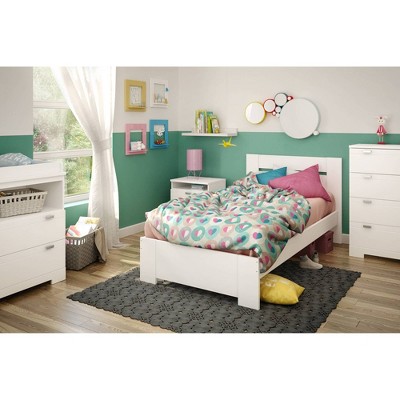 Elegant Pure White 4-Drawer Nursery Dresser with Deep Storage
