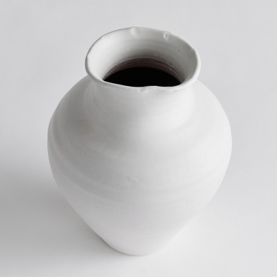 White Handcrafted Ceramic Decorative Table Vase