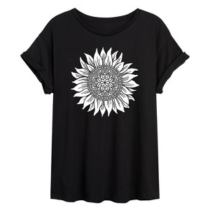 Women's - Instant Message - Decorative Daisy Oversized Graphic T-Shirt - 1 of 4
