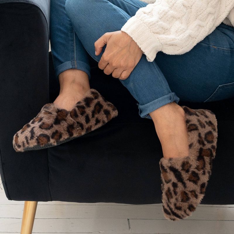 Isotoner Women's Shay Faux Fur Slip-on Slippers - Cheetah Brown, 6 of 7