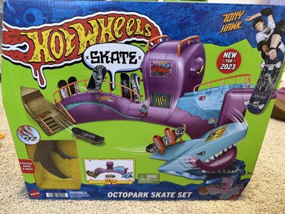 Kit Hot Wheels Pista Octopark + 3 Skates de Dedo Com 6 Tenis