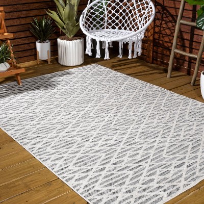 Ivory Diamond Easy-Care Synthetic 8' x 10' Indoor/Outdoor Rug