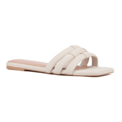 Fashion To Figure Women's Gaiana Flat Sandal - Wide Width