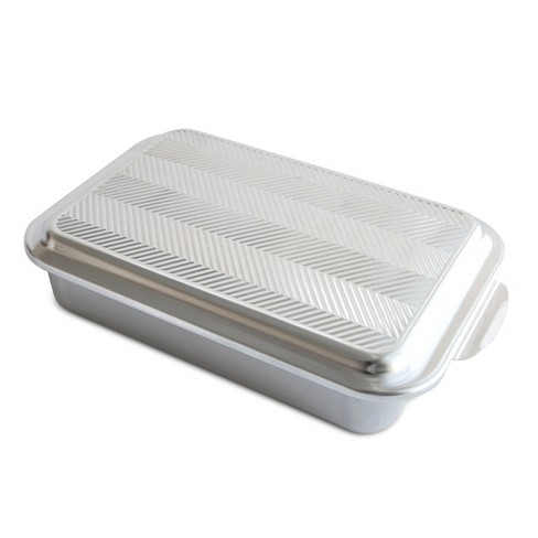 Nordic Ware Classic  9 x 13 Pan with Embossed Prism Lid - image 1 of 4