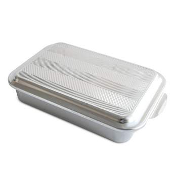 Nordic Ware Classic  9 x 13 Pan with Embossed Prism Lid