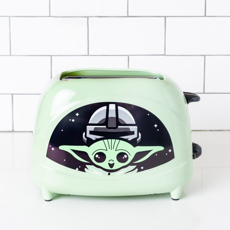 Uncanny Brands Star Wars The Mandalorian The Child 2-Slice Toaster, 2 of 6