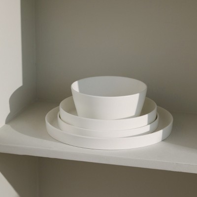 Matte White Porcelain 16-Piece Round Dinnerware Set