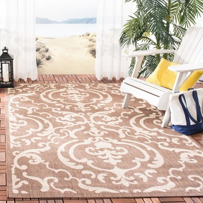 Chocolate and Natural Round Synthetic Indoor/Outdoor Rug