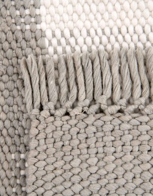 Gray and Ivory Synthetic Plaid Washable Rectangular Rug 4' x 6'