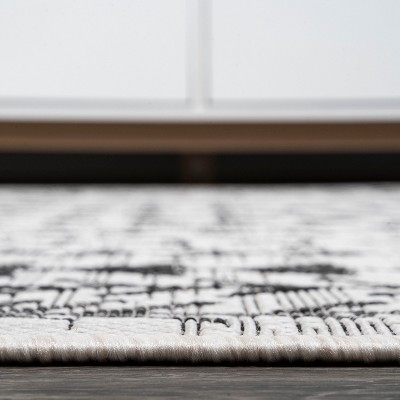 Bohemian Geometric Black/Ivory Synthetic 4' x 6' Easy-Care Rug