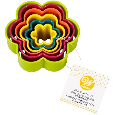 wilton flower cookie cutter