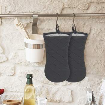 Hastings Home Silicone Oven Mitts - Extra Long Heat Resistant with Quilted  Lining - 1 pair Black by Hastings Home in the Kitchen Towels department at