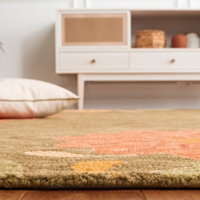 Handmade Floral Wool Area Rug in Pup Tent, 5' x 8'