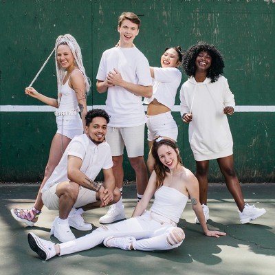 The light & bright trend that’s making everyone say, “Do you have a Tide to Go pen?