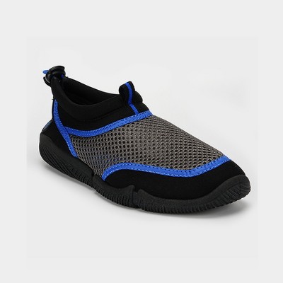 mens water shoes in store